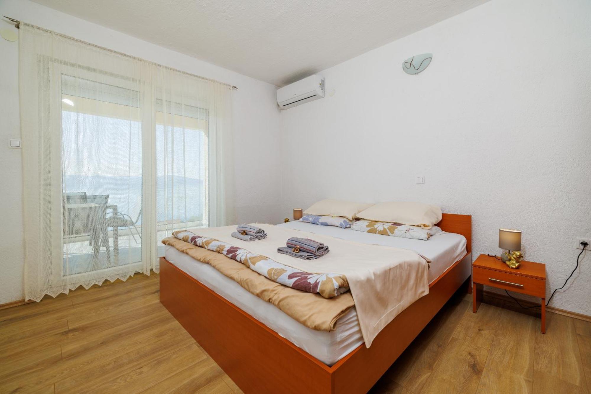 Apartmani Tijana Novi Vinodolski Bagian luar foto