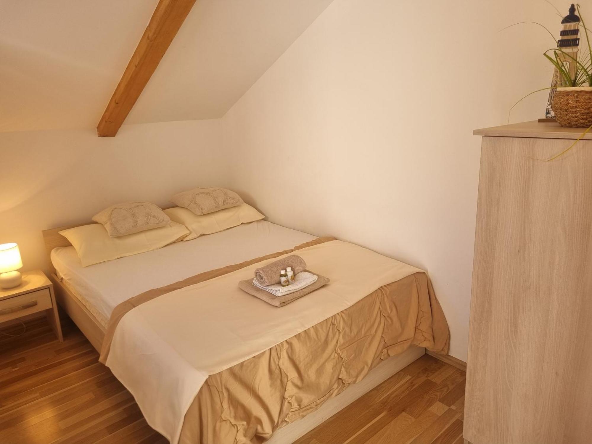 Apartmani Tijana Novi Vinodolski Bagian luar foto